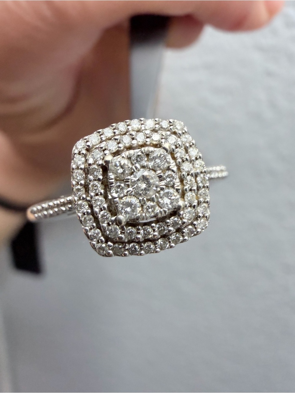 10k Solid Gold Elegant White Gold Diamond Halo Cluster Ring